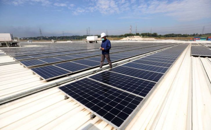 Green Supply Chain di Industri Otomotif: Peran Energi Terbarukan dalam Menarik Investor Global